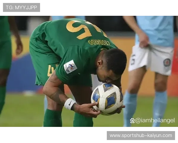 足球界体重最重球员是谁 他因体型独特引发广泛关注